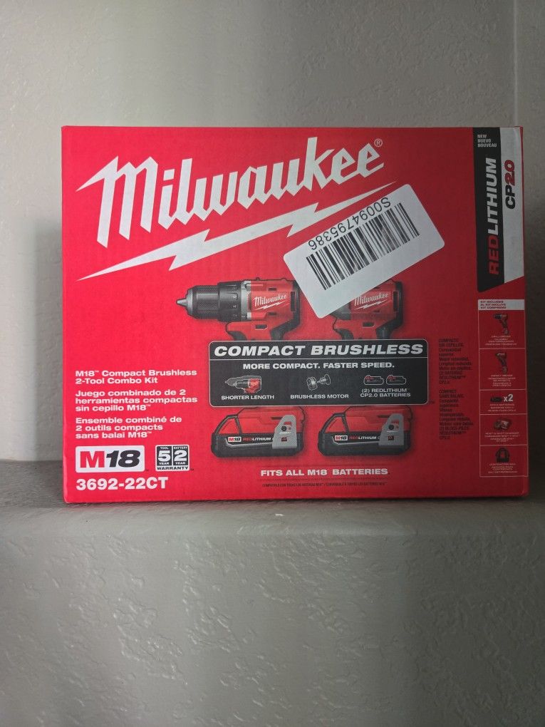 MILWAUKEE DRILL SET