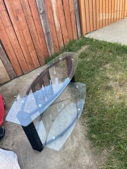Glass table/tv stand