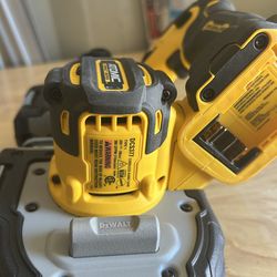 DEWALT ATOMIC 20V MAX Cordless Brushless Compact 1-3/4 in. Bandsaw