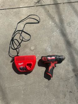 Milwaukee m12 Drill/Chuck Drill