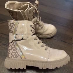 Like New Girls Boots DKNY, Size 2us