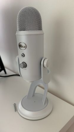 Logitech Blue Yeti Microphone for Gaming and Streaming