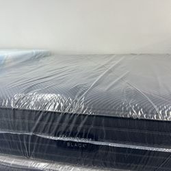 KING SIZE SIMMONS BEAUTYREST BLACK C CLASS (MEDIUM) MATTRESS & BOX SPRINGS BED SET