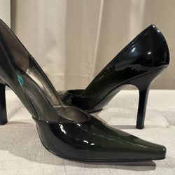 Green/Black Vintage BCBGirls Pointed Two-Toned Ombre Heels 