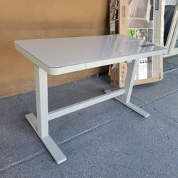 Tresanti Electric Desk New 