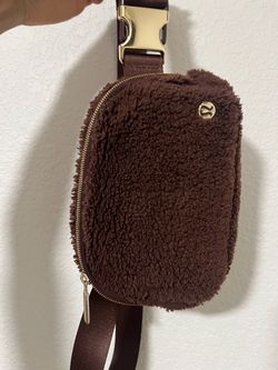 Women’s Lululemon belt bag brown