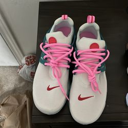 Nike Presto GS Size:  Youth 7 / Women’s 8.5