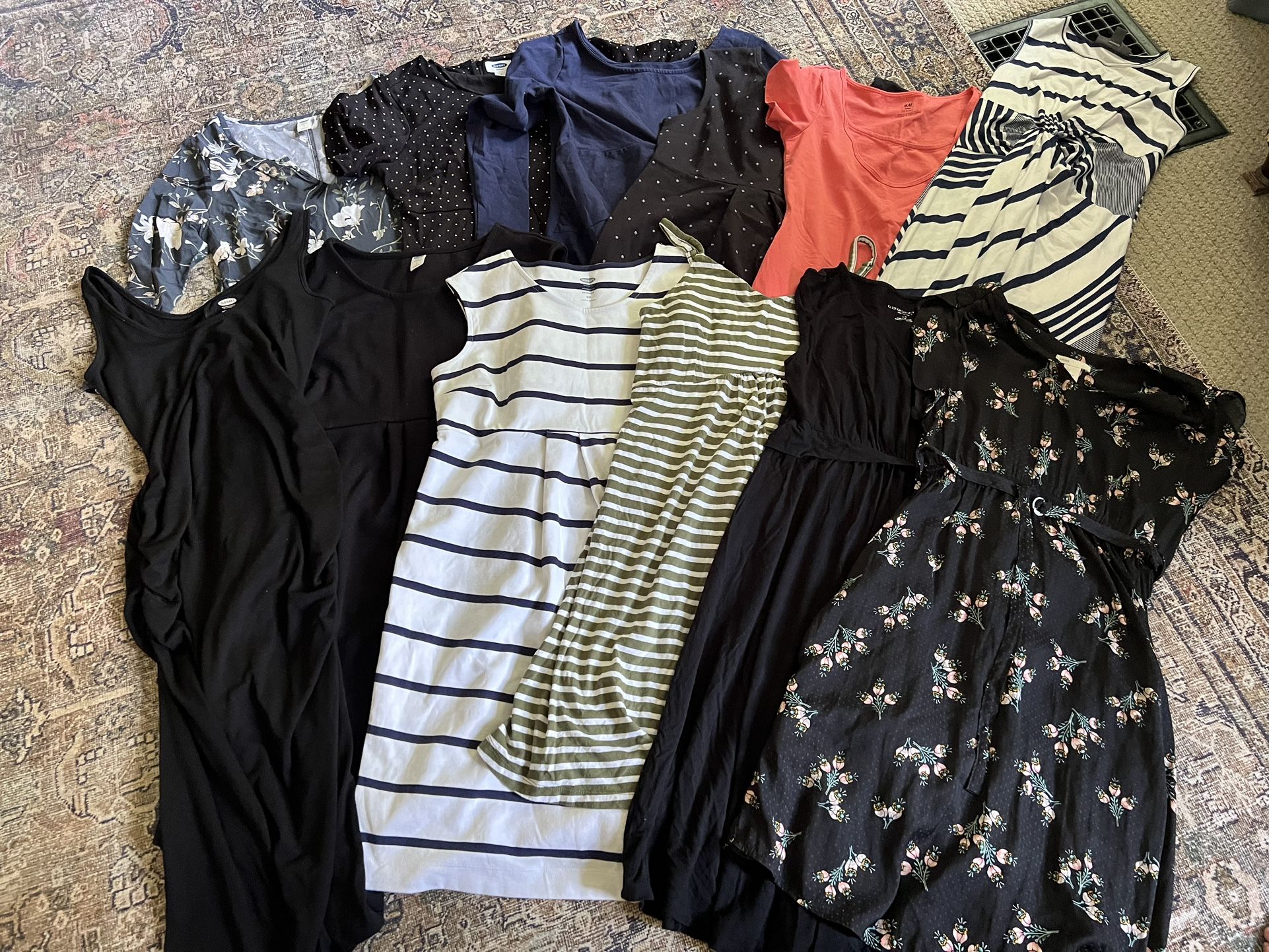 Maternity Clothes lot