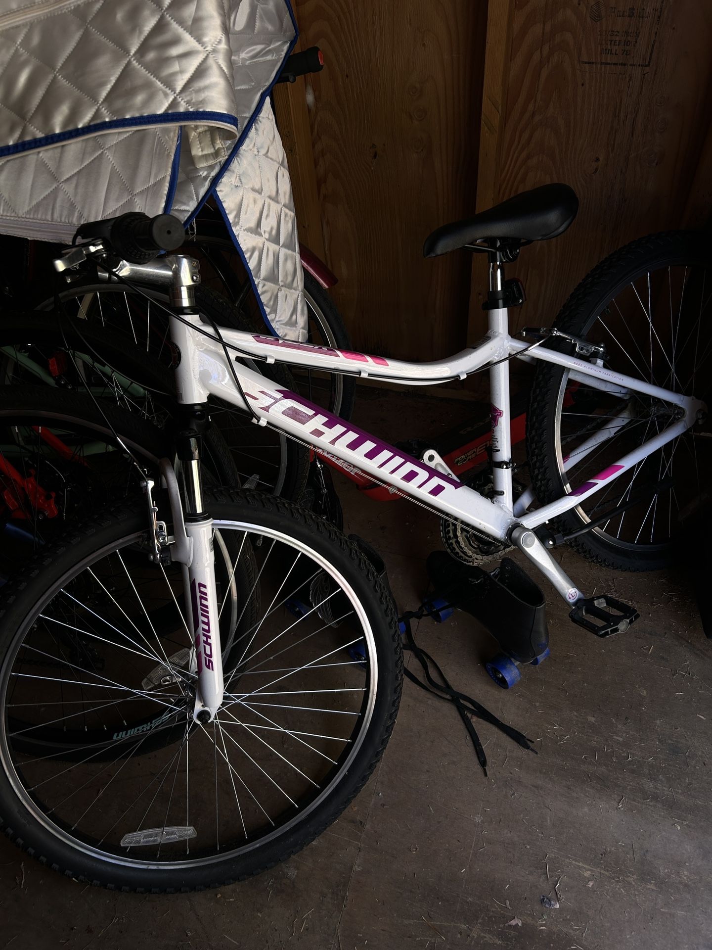 Schwinn Mountain Bike – White & Pink – Great Condition