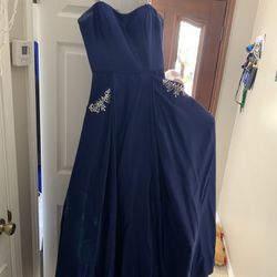 Navy blue Dress. Beautiful Accents on Pockets