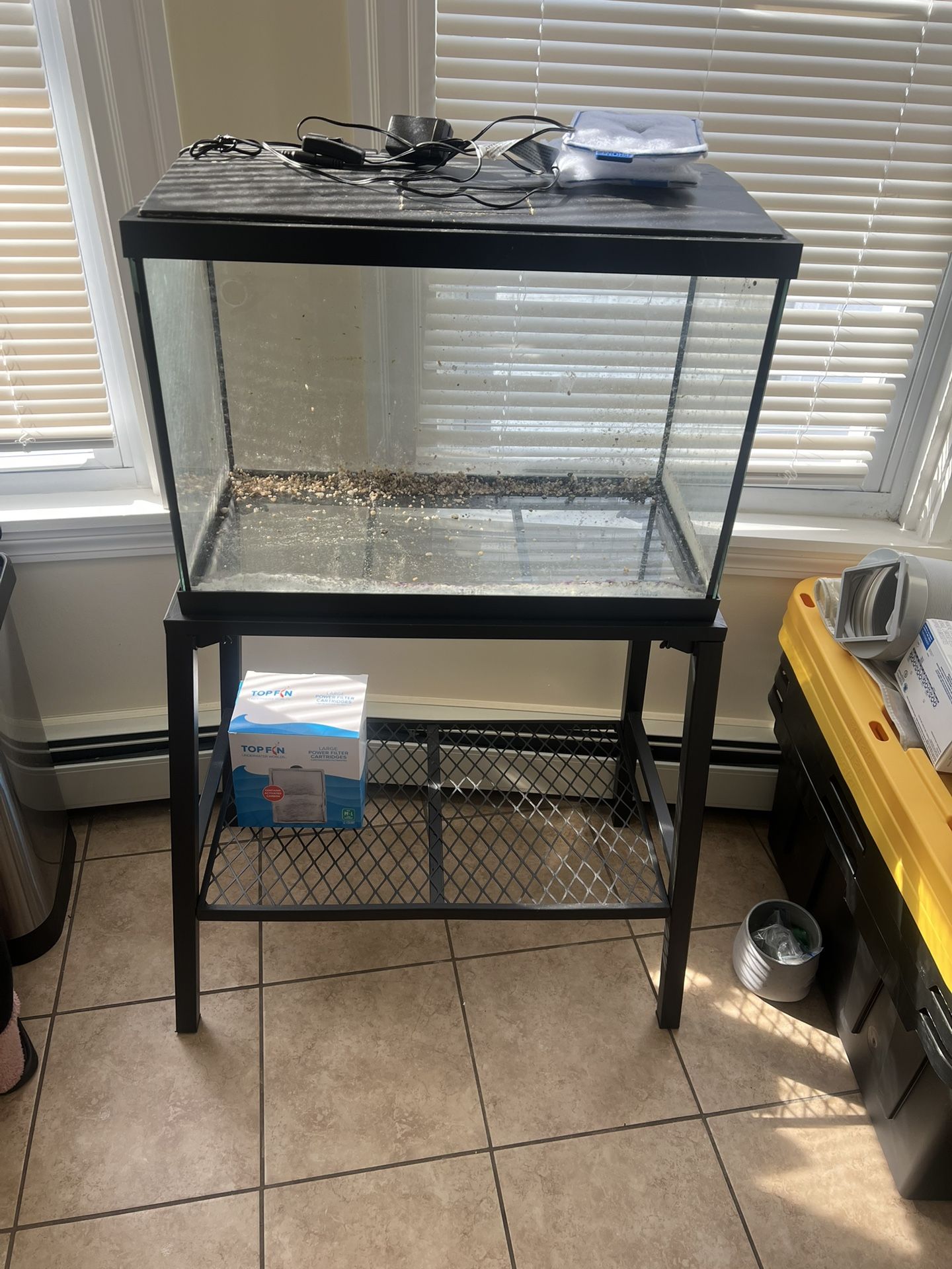 20 Gallon Fish Tank With Filter, Lights, And Water Heater