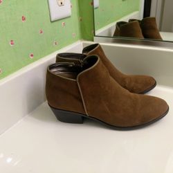 XAPPEAL BOOTIES SZ 7