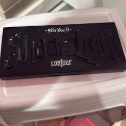 Used Kat Von D Contour Pallete 