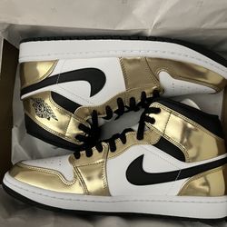 Air Jordan 1 Mid SE Brand New Gold Size 10 2020