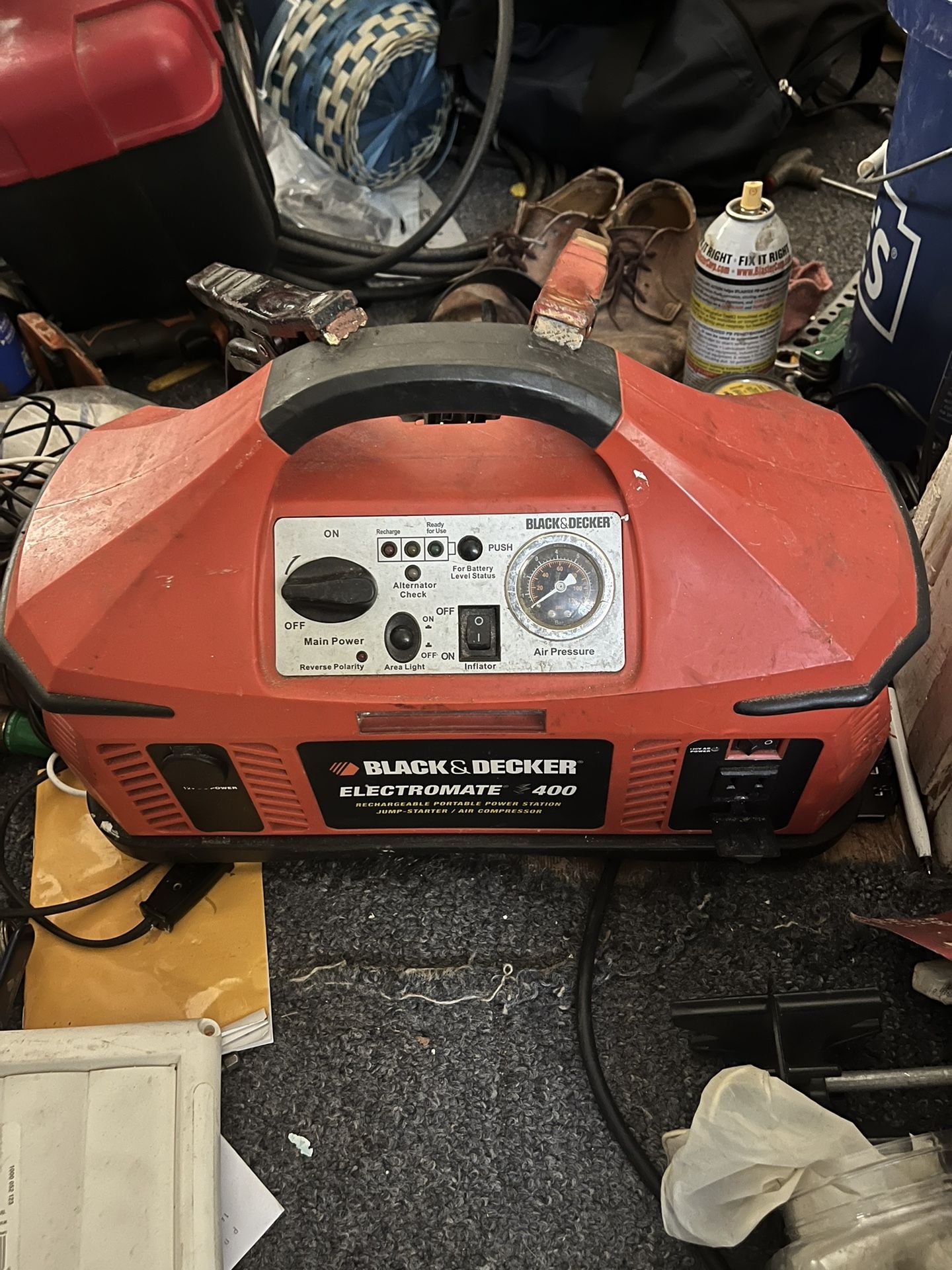 BLACK. AND. DECKER. BATTERY JUMPER. 400