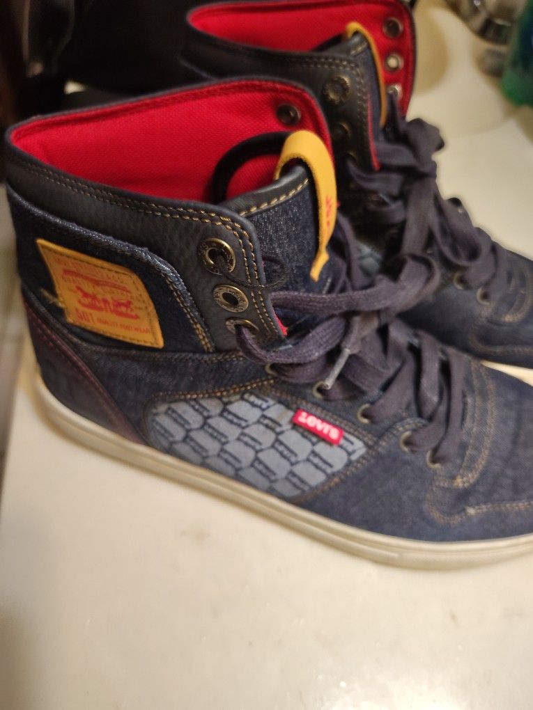LEVI'S Sneakers Size 9