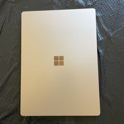 Microsoft surface Laptop 5 (2022) 13.5” Touch screen Intel i5 12th Gen 8GB  512GB powerful laptop