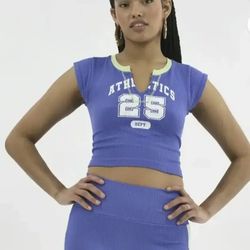 No Boundaries Seamless Crop Top and High-Rise Biker Shorts Graphic Set, 2-Piece, Women's...NEW WITH TAGS...SIZES MEDIUM AND LARGE AVAILABLE