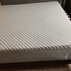 King Size Siena 10” Memory Foam Mattress – like New