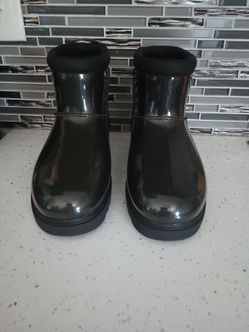 KOOLABURRA BY UGG size 9