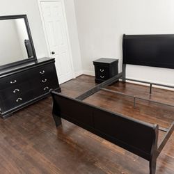4PC Queen $650 Queen Bed , Dresser, Mirror, Nightstand New Still In Box
