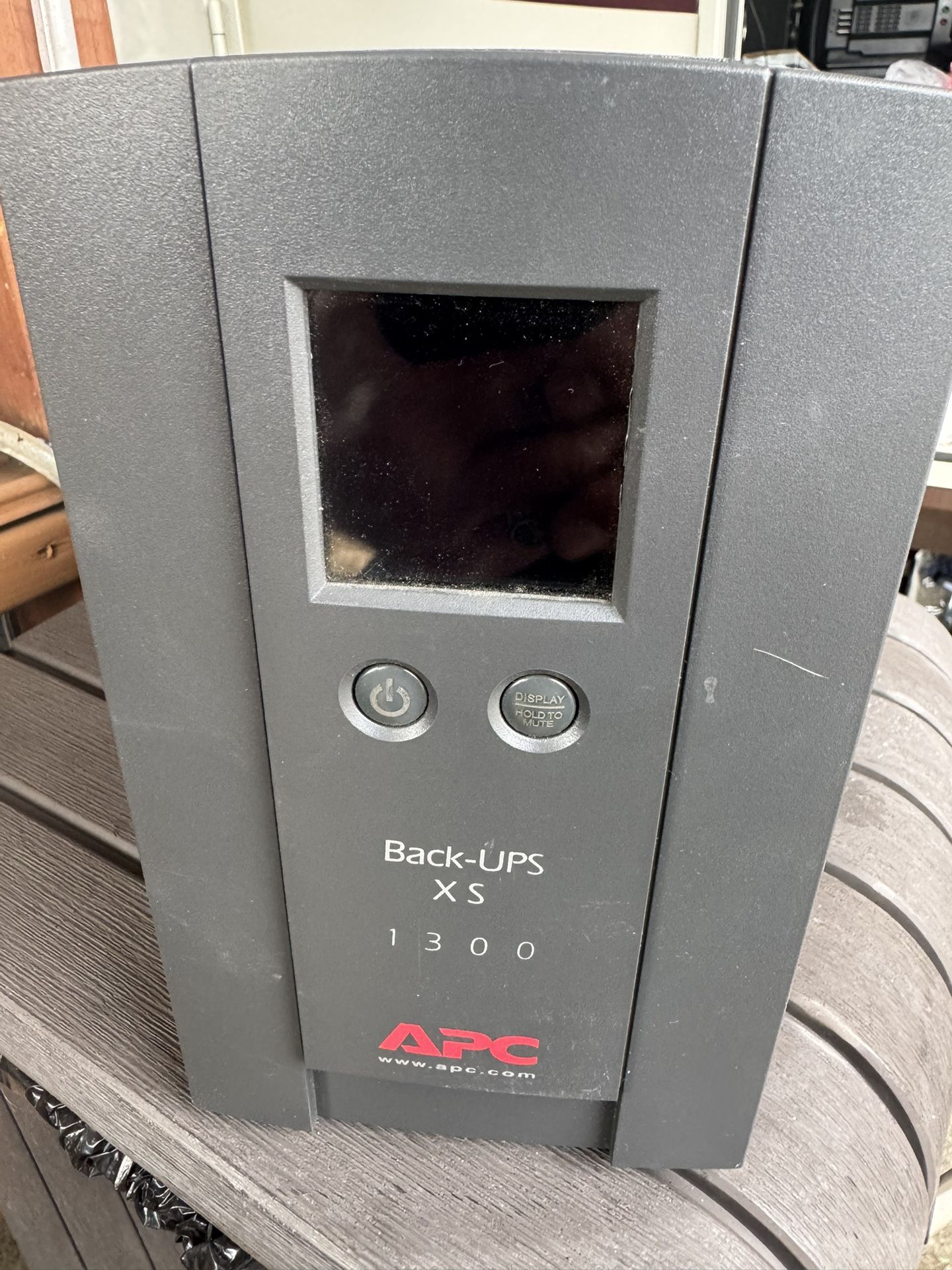 APC UPS 1300 VA UPS Battery Backup and Surge Protector