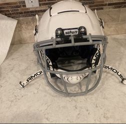 Football helment f7 youth medium