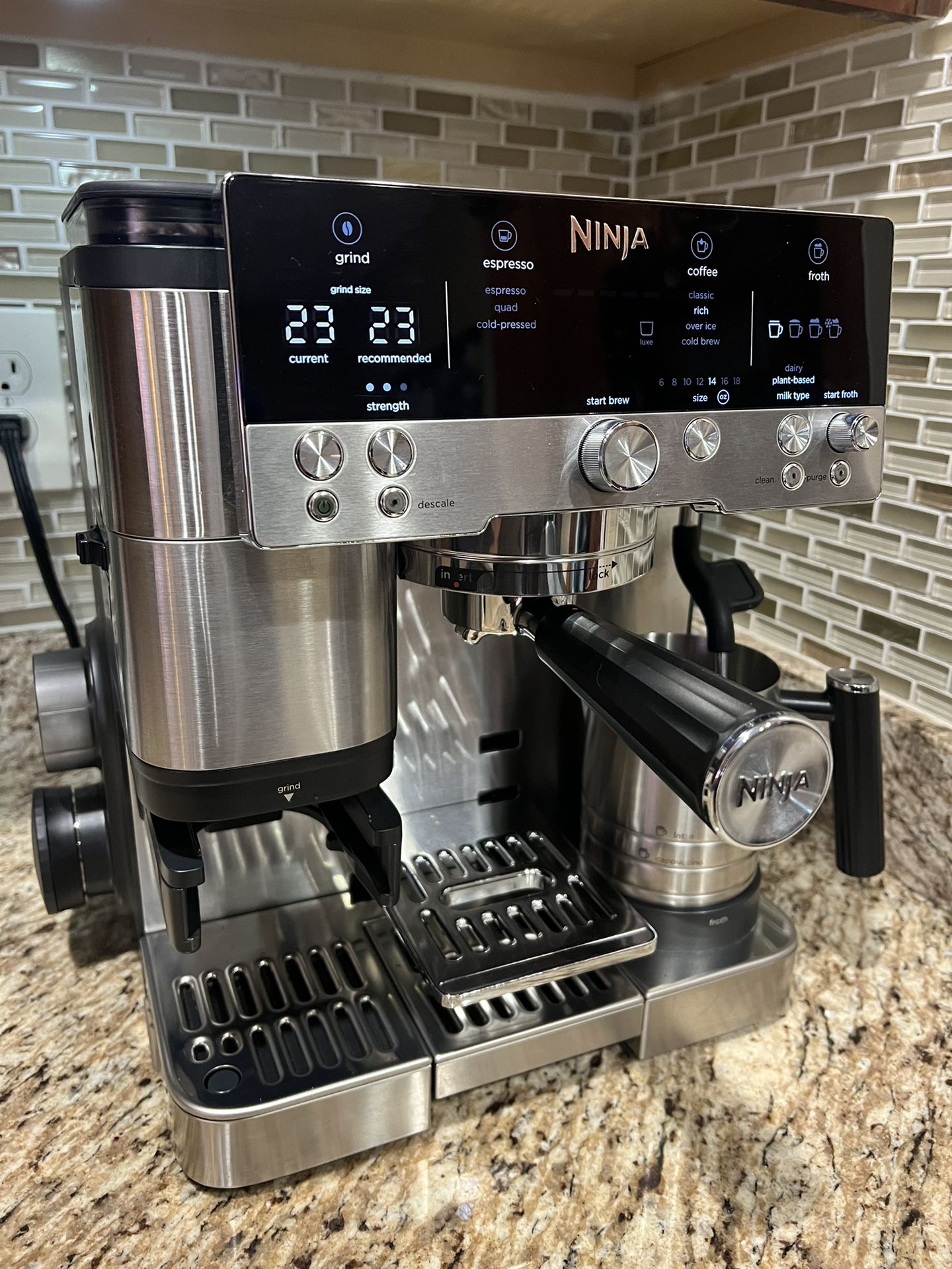 Ninja Luxe Cafe ES600 - Barely Used!