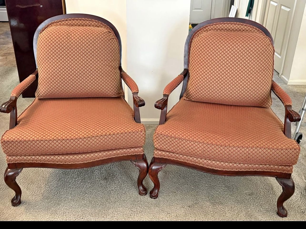 Set Of 2 Armchairs Wide Excellent Condition