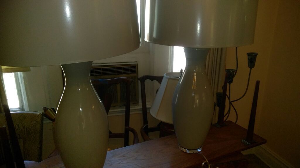 Hey I'm beautiful great lamps with Chase excellent condition