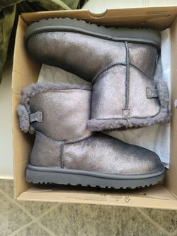 Ugg metallic grey