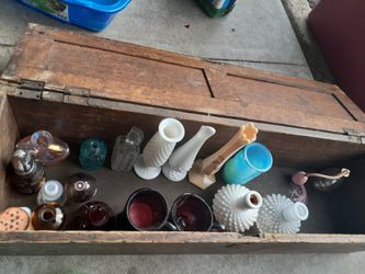 Vintage/Antigue glass bottles, dishes, and collectables