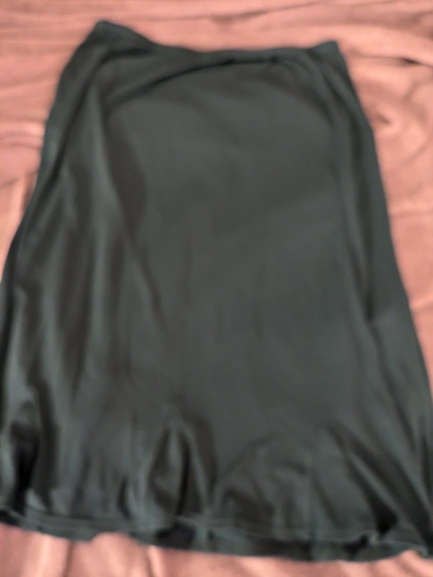 Size Large Green Skirt