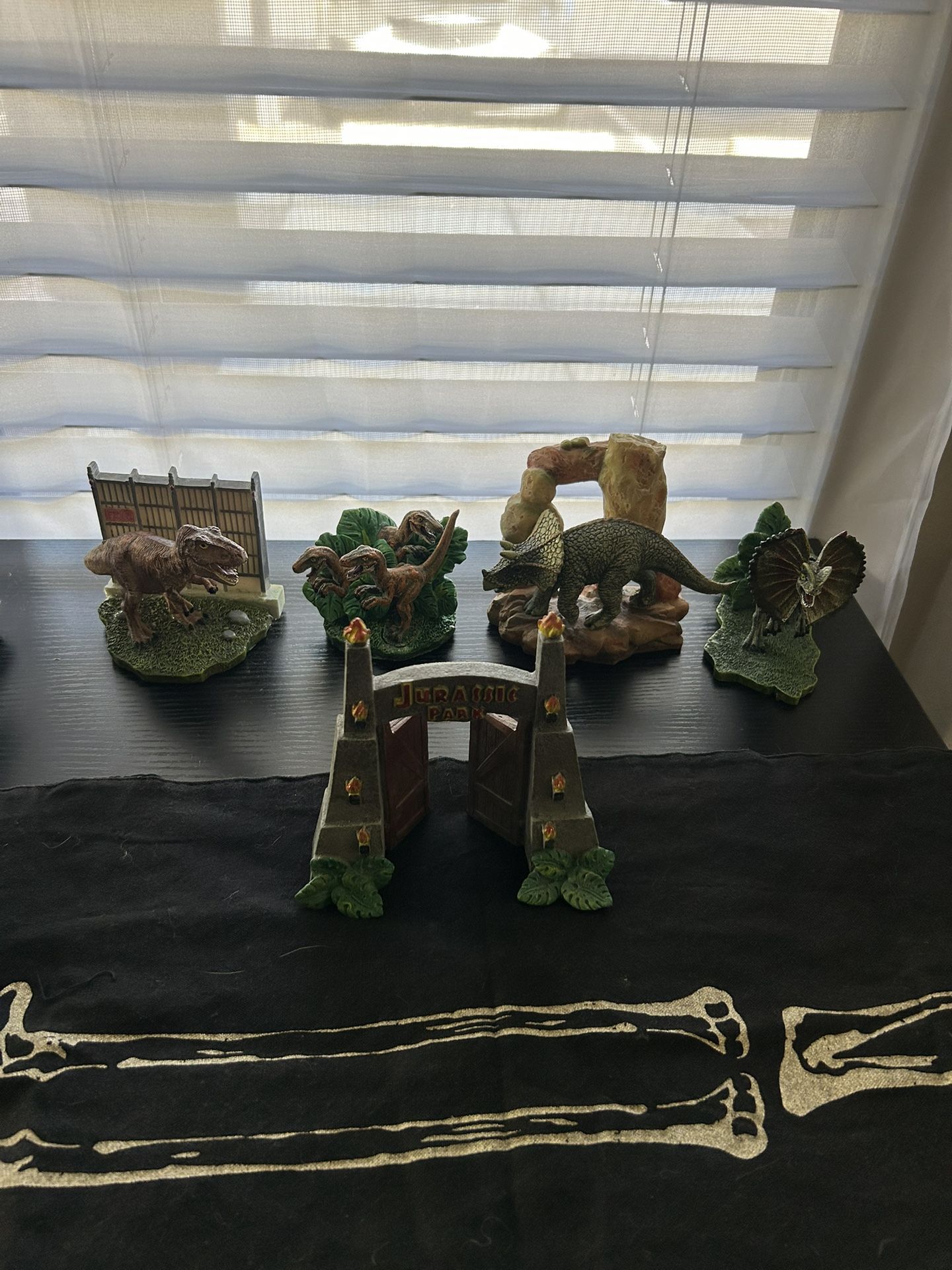 Jurassic Park Aquarium Decor Set