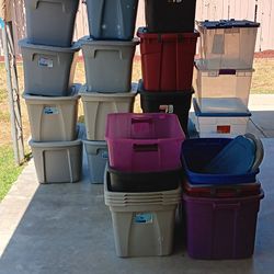 28 Totes....18 with Lids 10 without