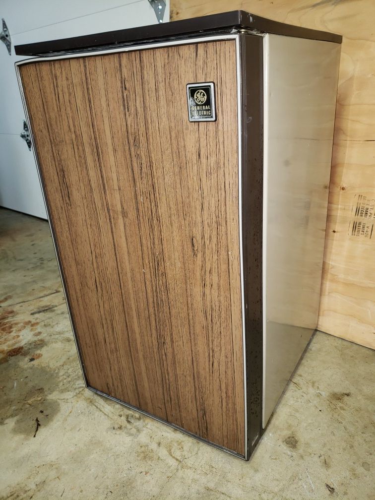 Vintage Style Ge Mini Fridge For Sale In San Leandro Ca Offerup