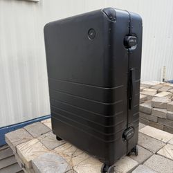 MONOS ALUMINUM LARGE SUITCASE