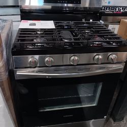 Samsung
30 in. 5-Burner Smart Freestanding Gas Range For $659