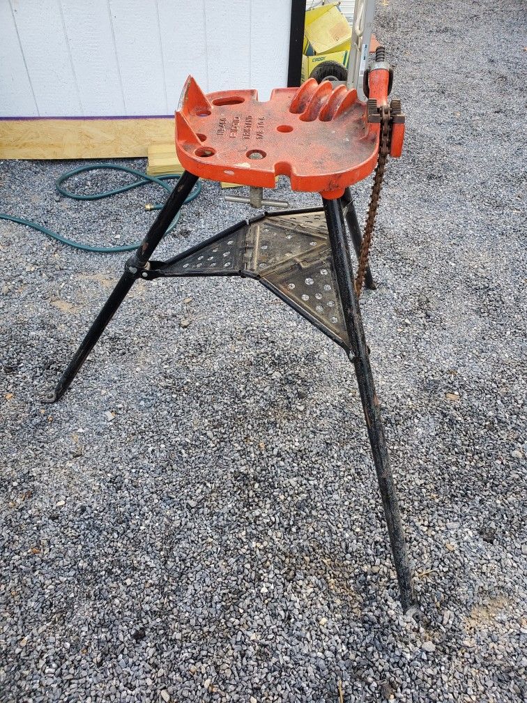 Rigid Pipe Vise, Cutter,and Threader