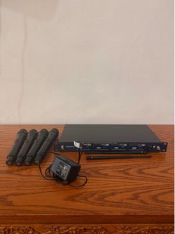 VocoPro UHF-5805 Four Channel Rechargeable Wireless UHF Microphone System