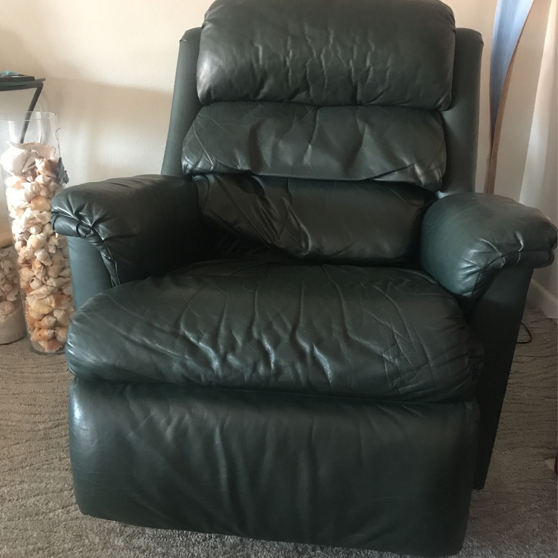 Green lazy boy recliner deals