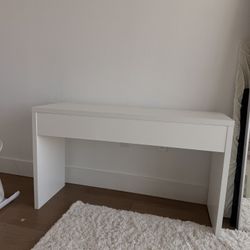White Wood Console Table (Like New)