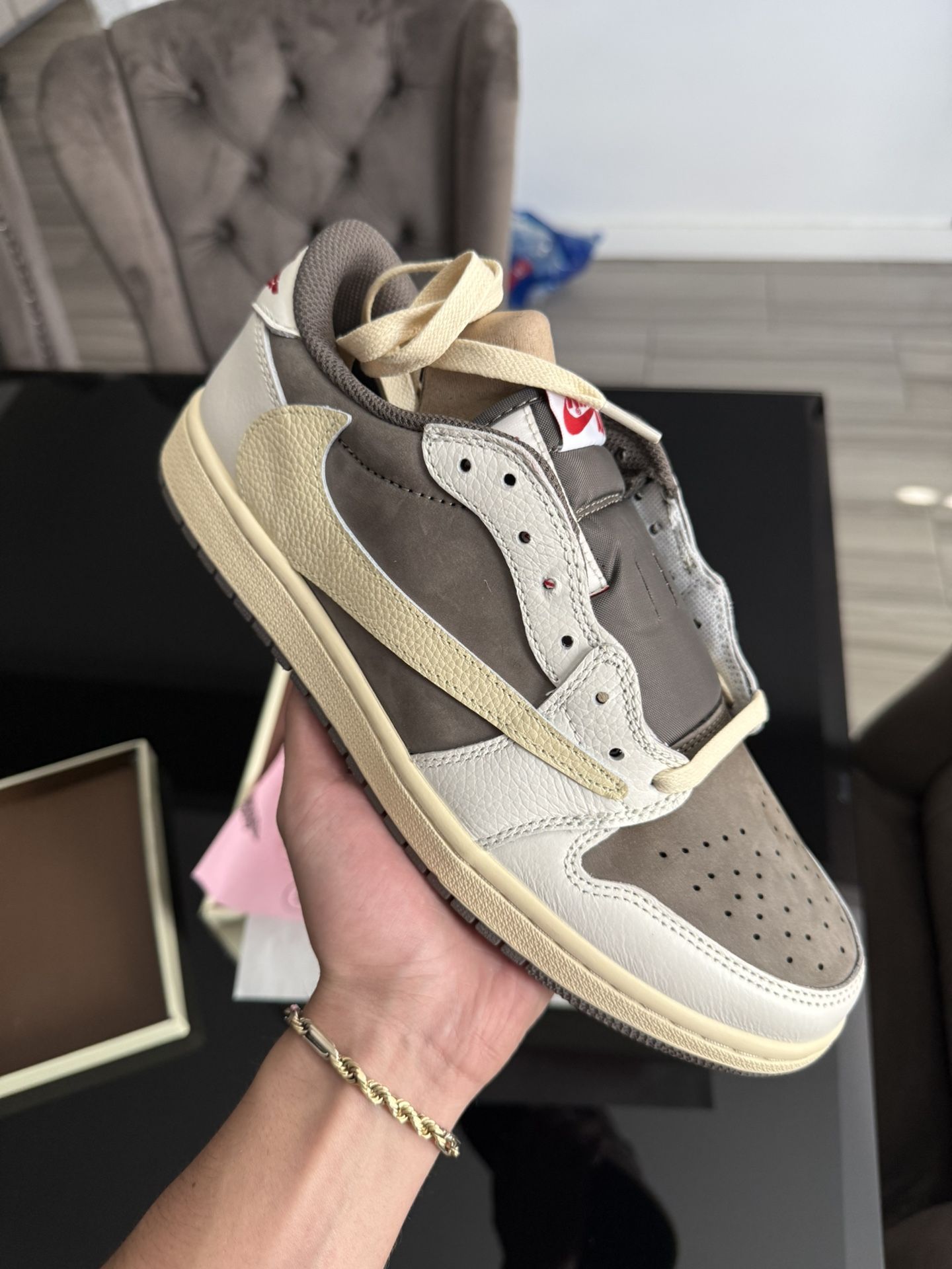 Jordan 1 Travis Scott Reverse Mochas