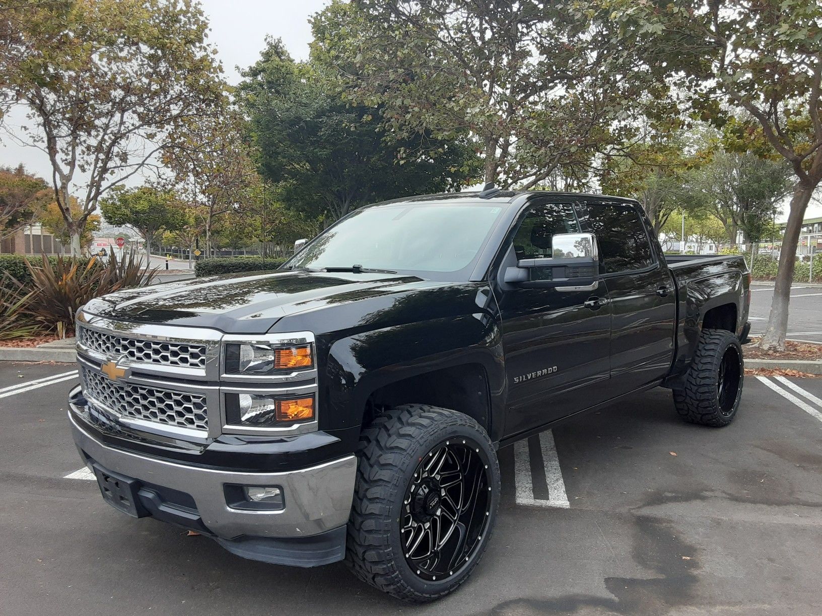 2015 SILVERADO LT 1500 CREW CAB 50.K MILES LIFTED NEW WHEELS