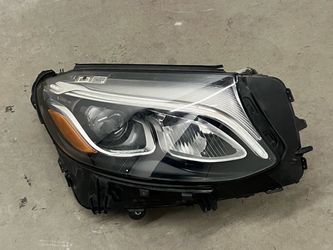 2016-2019 W253  GLC300 MERCEDES BENZ HEADLIGHT FULL LED RIGHT PASSENGER SIDE ORIGINAL OEM IN EXCELLENT CONDITION NOTHING BROKEN OR FIXED BARE