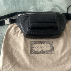 GUCCI BUM BAG!! USED BUT IN PERFECT CONDITION ! 