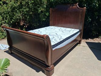 Massive queen size bed