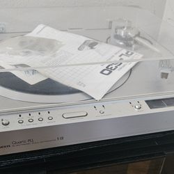 Pioneer PL 630 Turntable 