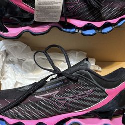 NWT Womens Size 8.5 Mizuna Wave Prophecy 12