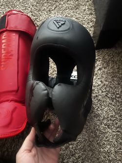 Boxing head guard
